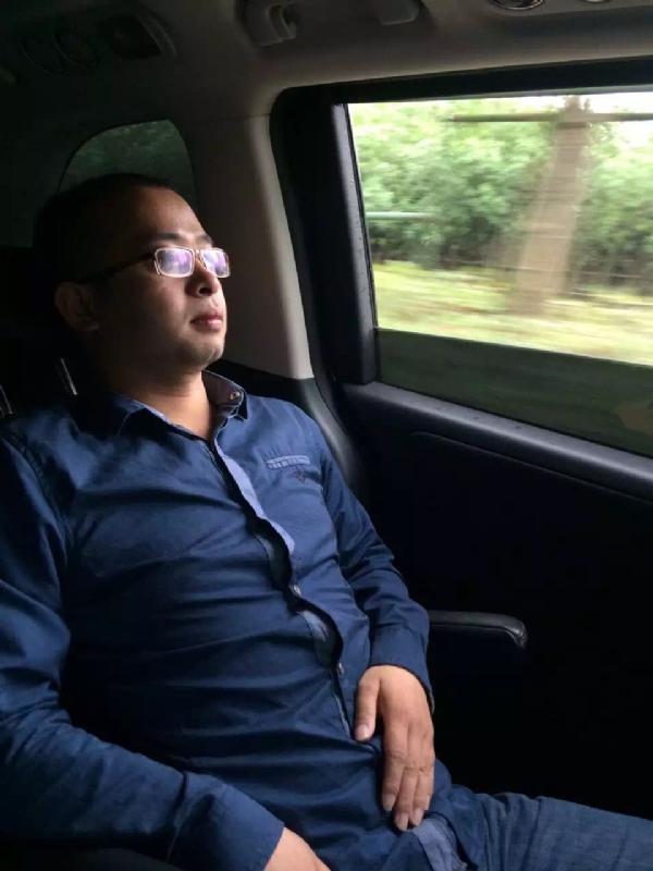 世界那么大的第三张照片--丽水中老年相亲网